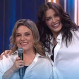 Apasionado beso entre Cony Capelli y María José Quiroz sorprendió a todos en “Fiebre de Canto”
