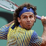 Gustavo Kuerten vive angustioso momento y llora al defenderse de acusación de fraude fiscal