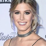 Genie Bouchard se divertía jugando fútbol americano en la playa, pero detectó a paparazzis que la espiaban