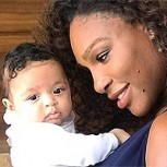 Video: Hija de Serena Williams tiene tan solo 1 año y medio y ya “rompe” raquetas