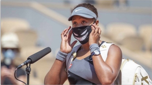 Tras la polémica en Roland Garros, Naomi Osaka decidió retirarse del torneo / www.tycsports.com