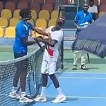Escandaloso fin de un partido: Tenista junior no soportó perder y le pegó a su rival