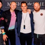 Federer es ovacionando en concierto de Coldplay: Se subió al escenario a cantar con la banda