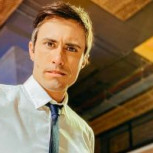Roberto Cox tuvo que acudir a Urgencia debido a problemas de salud tras regresó a Chile desde Francia
