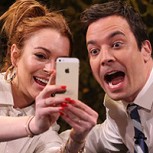 Insólita “pelea” entre Lindsay Lohan y Jimmy Fallon: Terminan entrevista tirándose vasos de agua