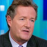 Polémico conductor británico Piers Morgan “obligado” a disculparse con Ariana Grande