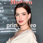 Anne Hathaway se robó las miradas con su avanzado embarazo en el estreno de la serie “Modern Love”