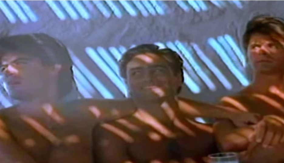 Jorge Van Rankin y Omar Germenos, en 1987,  como parte del video clip “Cuando calienta el Sol” .