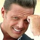 Fans de Luis Miguel divididos por video que lo muestra de compras en España