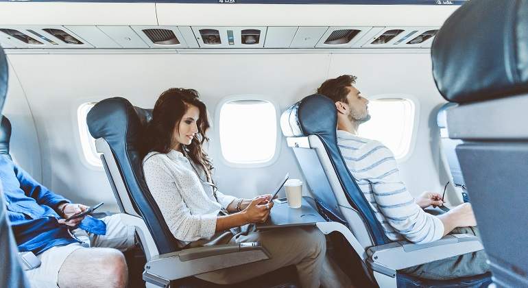 pasajeros-en-el-avion