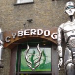 Cyberdog, la tienda más estrambótica de Camden Town: Un imperdible de Londres