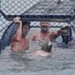 “Los idiotas del siglo”: Cuatro hombres arriesgan sus vidas en un lago plagado de cocodrilos
