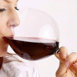 Investigadores aseguran que una copa de vino y una hora de ejercicio son exactamente lo mismo