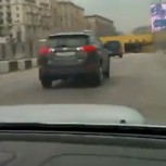 Sorprendente choque en autopista de Moscú: Velocidad sin límite