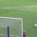 Niño de dos años hace un gol en partido del Chelsea y el público enloquece