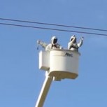 Jugando con corriente en torre de alta tensión: Riesgo al límite