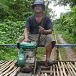 Tren de caña de bambú en Camboya: Una artesanal innovación