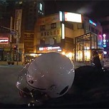 Insólita reacción de un conductor al chocar su moto