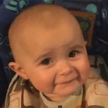 Campeón de la ternura: Bebé se emociona hasta las lágrimas al escuchar canto de su madre