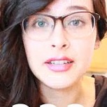 La mujer “políglota”: ¿Cómo se escuchan los idiomas hablados por una extranjera?