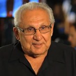 A sus 74 años, tartamudo conquista a la audiencia con su voz