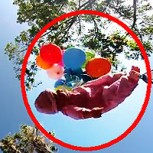 Video: La pésima broma del bebé que sale disparado hacia el cielo