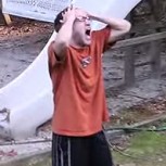 Padre destruye todos los videojuegos de su hijo para obligarlo a trabajar