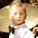 El gran talento para la batería de un niño de tres años