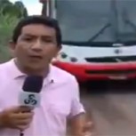 Periodista se salva milagrosamente de ser arrollado por un bus