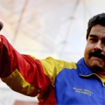 Maduro practica box con joven en plena calle: Sorprendente exhibición