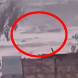 Temporal en el norte de Chile: Video muestra cómo río se desborda y arrasa un pueblo
