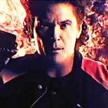 David Hasselhoff provoca revuelo en redes sociales con videoclip retro