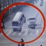 Extraña fuerza levanta autos en China: Impactante video