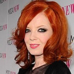 La bella vocalista de Garbage sufre aparatosa caída en pleno show