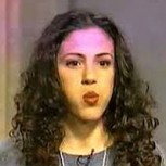 Mujer vuelve a hacer el estúpido truco del chicle 22 años después: Internet enloquece
