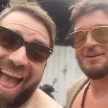 Sus padres creían que él y su mejor amigo eran gays: Mira su graciosa respuesta en video