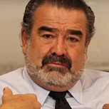 Luksic publica foto viajando en Metro como cualquier chileno y las redes estallan