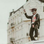“Michael Jackson” puntarenense desafió a Carabineros bailando en el techo del furgón policial