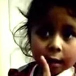 La tierna y ejemplar reprimenda de una pequeña a su padre que es viral en las redes