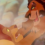 Dos gatos recrean la escena más épica del Rey León: Mira la foto que ya es viral