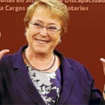 Presidenta Bachelet se luce bailando cumbia junto alcalde de Valparaíso Jorge Sharp