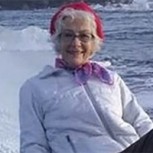 La divertida foto de una abuela en un iceberg que terminó de forma inesperada