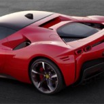 Grababan un Ferrari mientras conducían y luego pasó lo peor: Video del aterrador momento