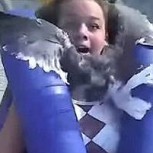 Joven vivió espantoso momento en juego mecánico: Un pájaro arruinó su diversión