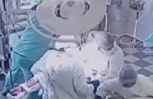 Terremoto en Rusia: Video muestra a médicos en medio de una cirugía y su reacción sorprendió a todos