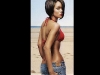 Combinación Bikini-Top rojo con Jeans a la cadera permite alargar el torso y favorece lucir la cintura.